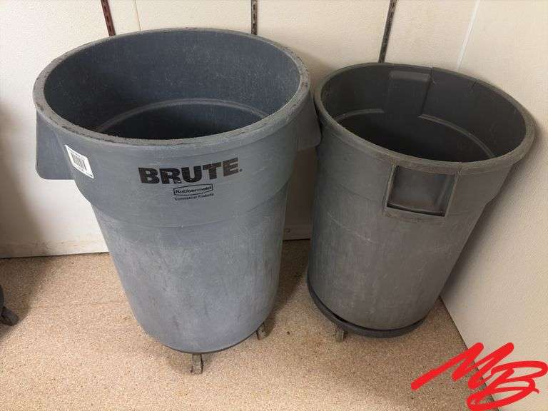 2 Brute Trash Cans w/rolling base