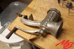 Table Mount Alpha Cast Iron Meat Mincer/Grinder