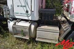 1985 Peterbilt Day Cab Semi Truck (825,230miles)