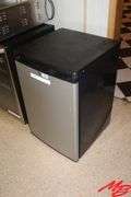Frigidaire Mini Frig, 21.5"x22"x34"