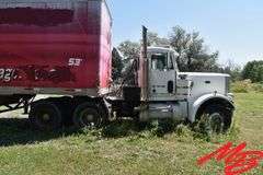 1985 Peterbilt Day Cab Semi Truck (825,230miles)