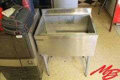 LaCrosse SS Sink, 24"x18"x33"