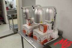 2 Chefmate Heat Lamps, dual bulb, 7 extra bulbs, 120v