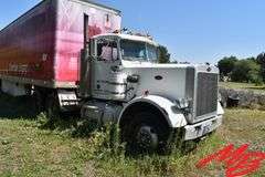 1985 Peterbilt Day Cab Semi Truck (825,230miles)