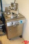 Ballantyne SS Pressurized Fry Kettle On Casters, 24"x36"x37"