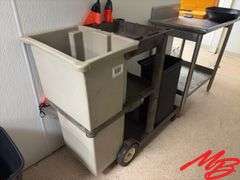 Rubbermaid Bus Cart