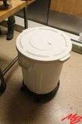 Rolling Flour Bucket, 19.5"x23"
