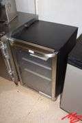 Frigidaire Beverage Cooler w/Glass Door, 21.5"x22"x34"