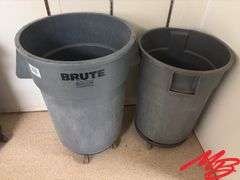 2 Brute Trash Cans w/rolling base
