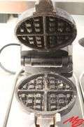 2 Carbons Golden Malted Waffle Makers, 120v