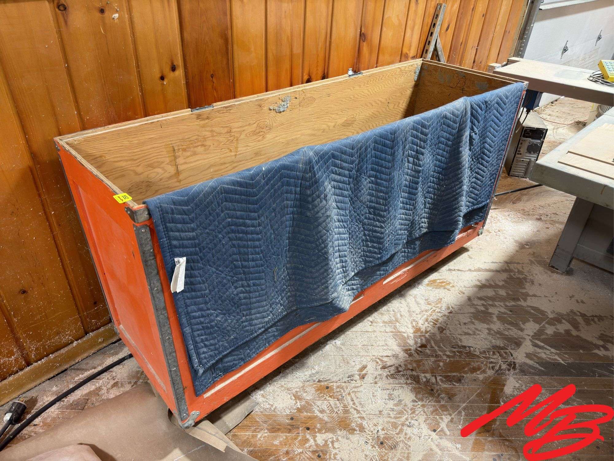 Large Rolling Bin with Lid