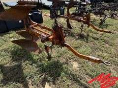 Allis-Chalmers Pull Type 2 Bottom Plow