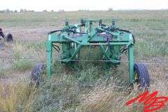 John Deere  705 Twine Rake