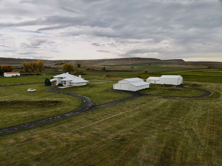 Country Ranchette Estate • 12 Acres - image 1