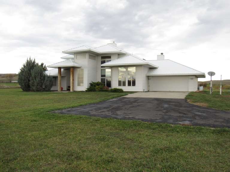 Country Ranchette Estate • 12 Acres - image 2