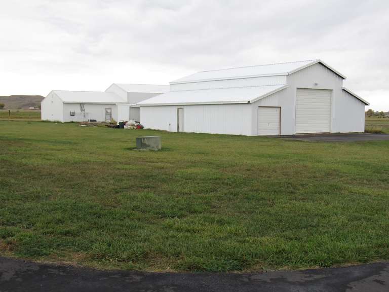 Country Ranchette Estate • 12 Acres - image 3