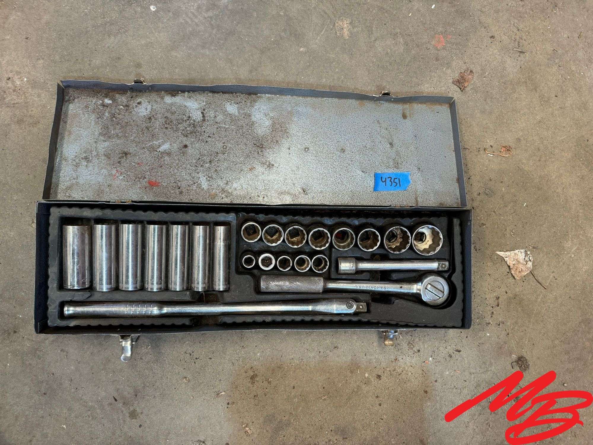 Socket & Socket Wrench Set