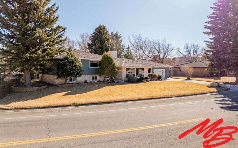 920 Skyline Dr. Cody, WY 82414-$925,000.00
