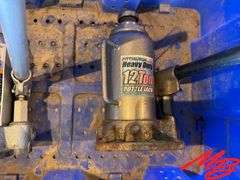 (2) 12 Ton Bottle Jacks