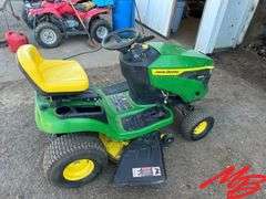 John Deere S 100 Lawn Mower