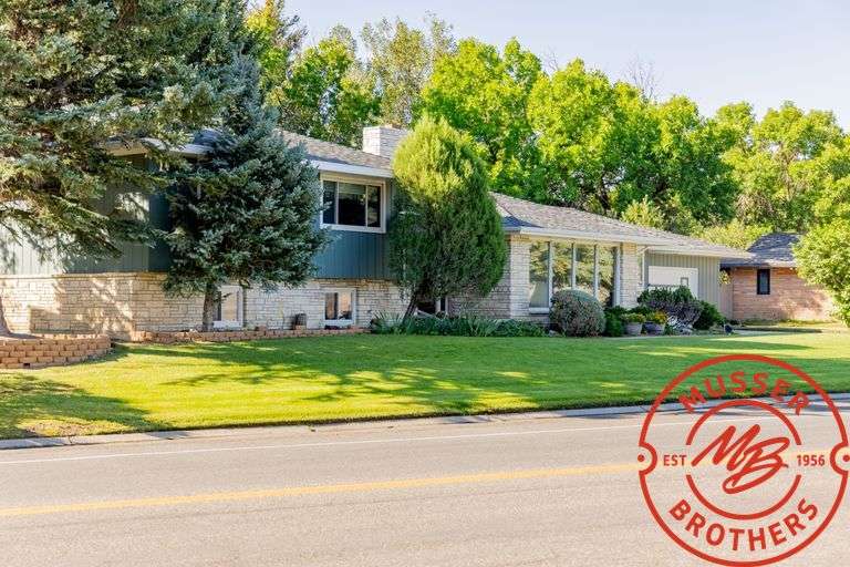 920 Skyline Dr. Cody, WY 82414 - Price Reduced to $895,000 - image 3