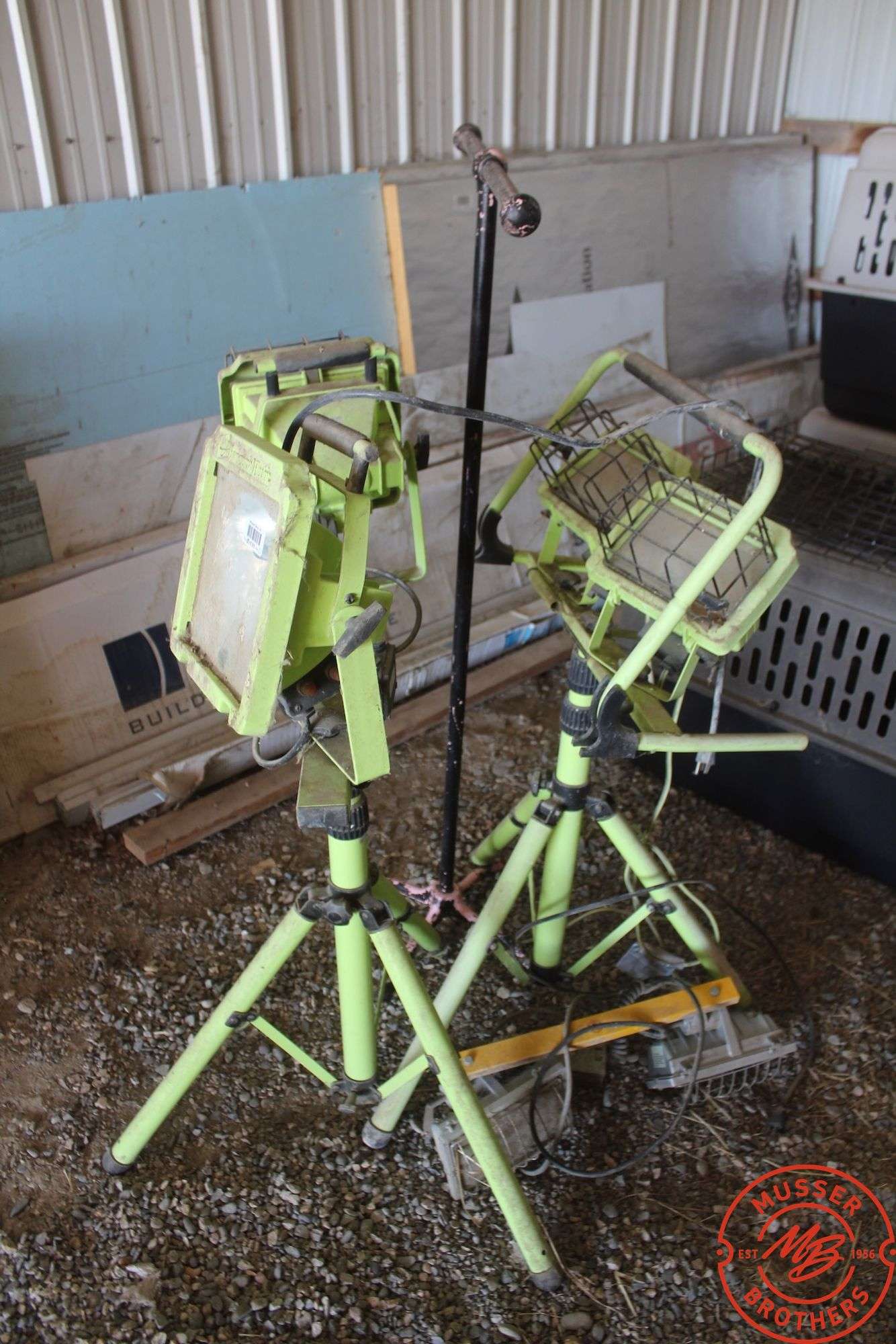 (2) Halogen Light w/ Stands