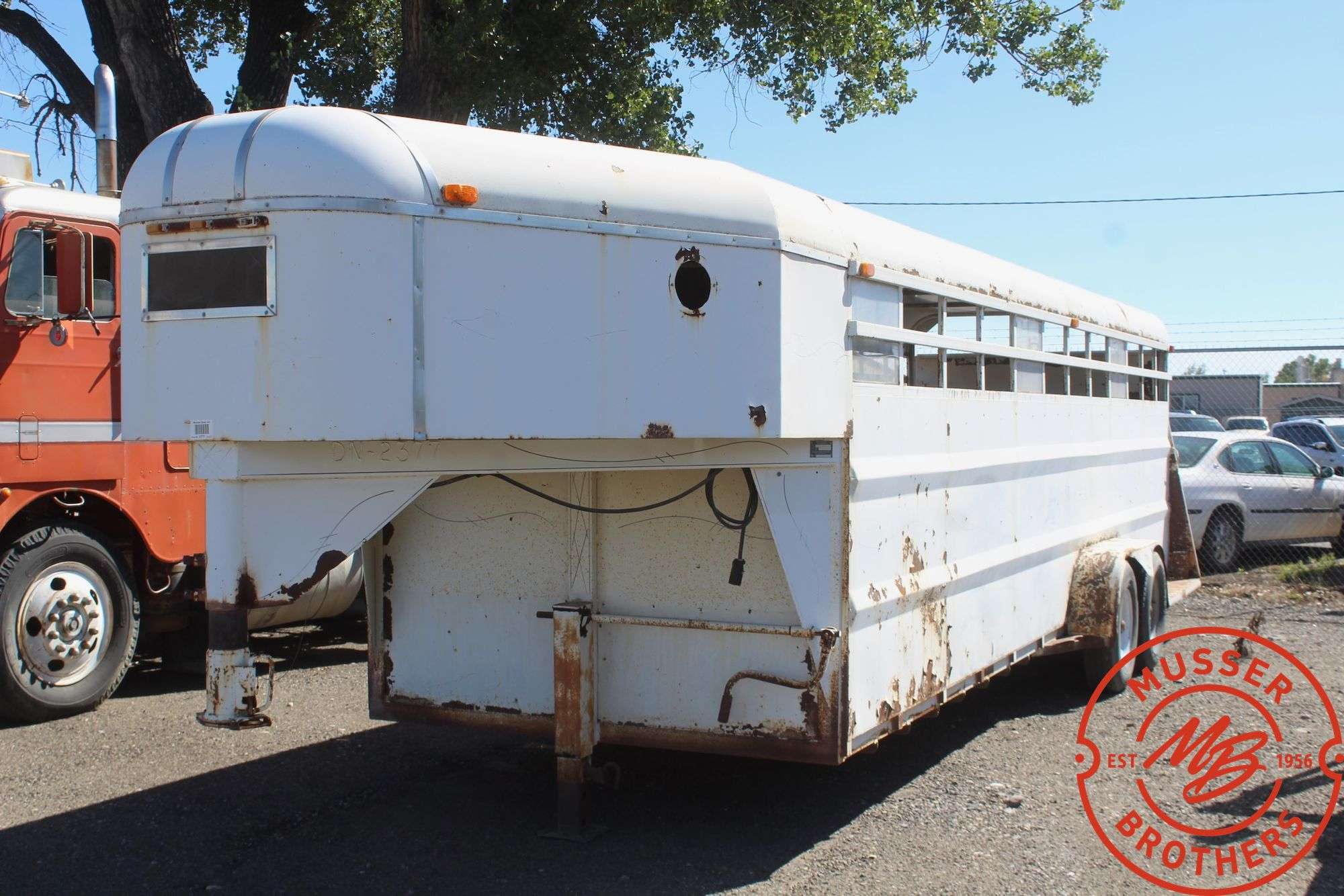 1992   DN-Trails  Gooseneck Stock  Trailer
