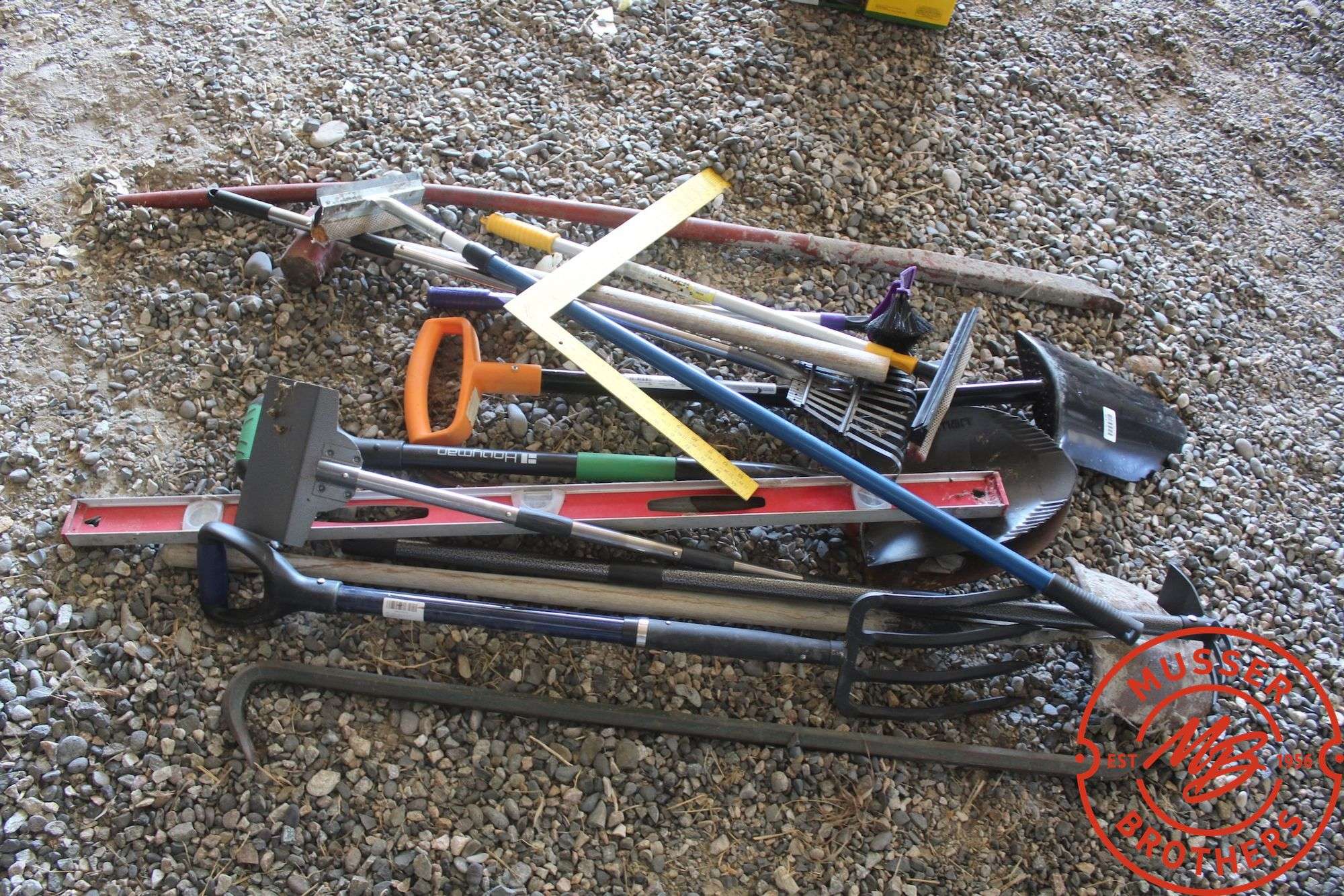 Assorted Handtools, Shovels, Bars, Rakes misc