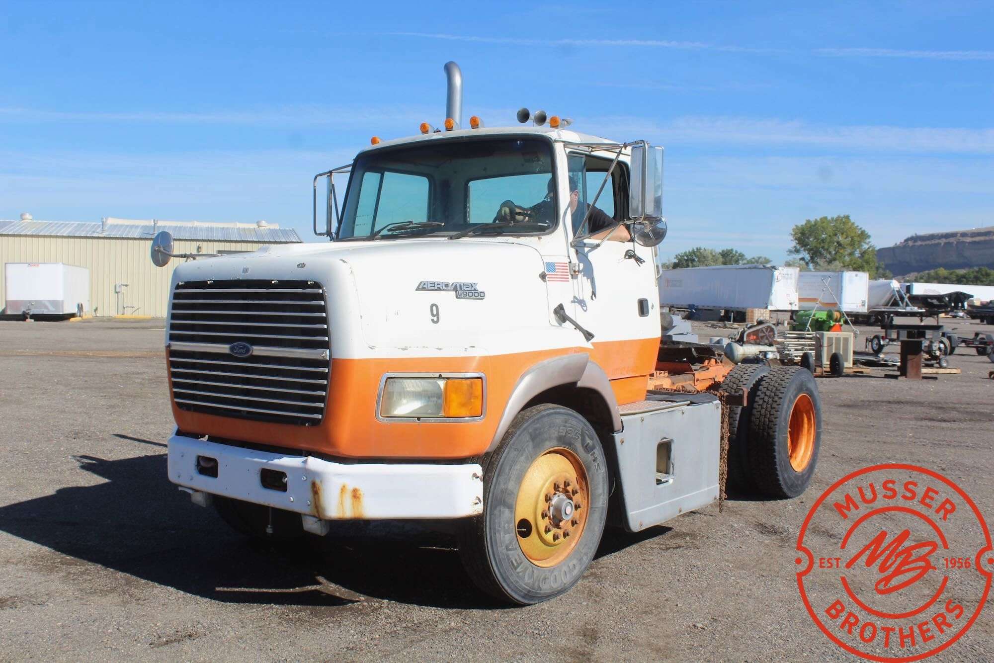 1995  Ford Aero Max  9000 Semi Truck