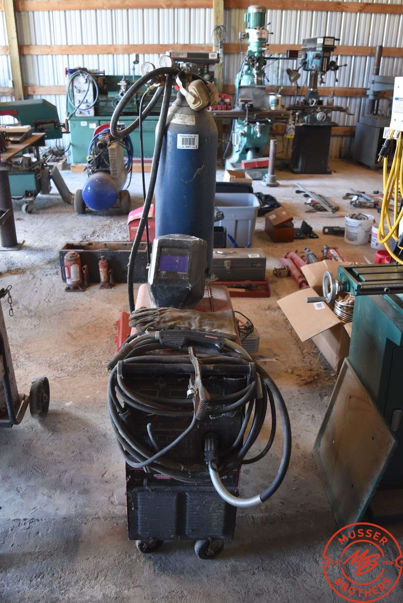 Lincoln Electric Power Mig 300 Welder on Wheels