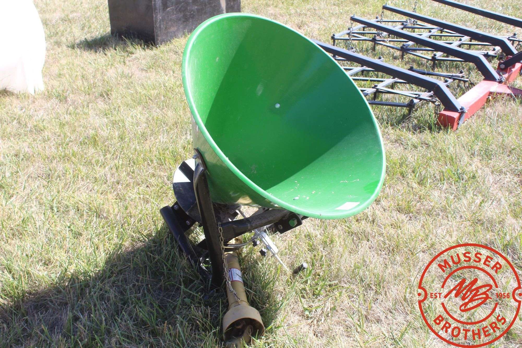 Frontier Broadcast Spreader