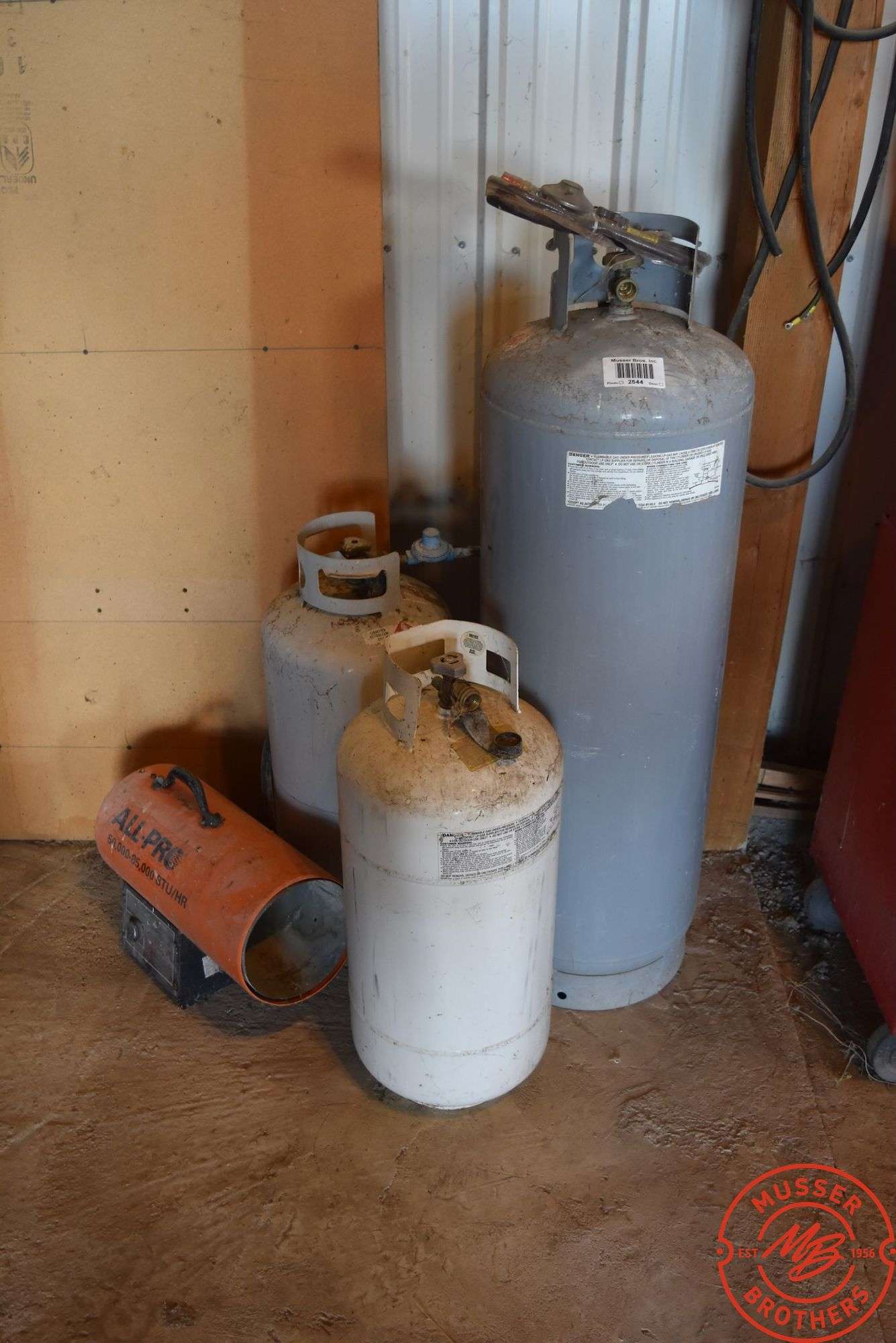(3) Propane Bottles w/All-Pro Heater