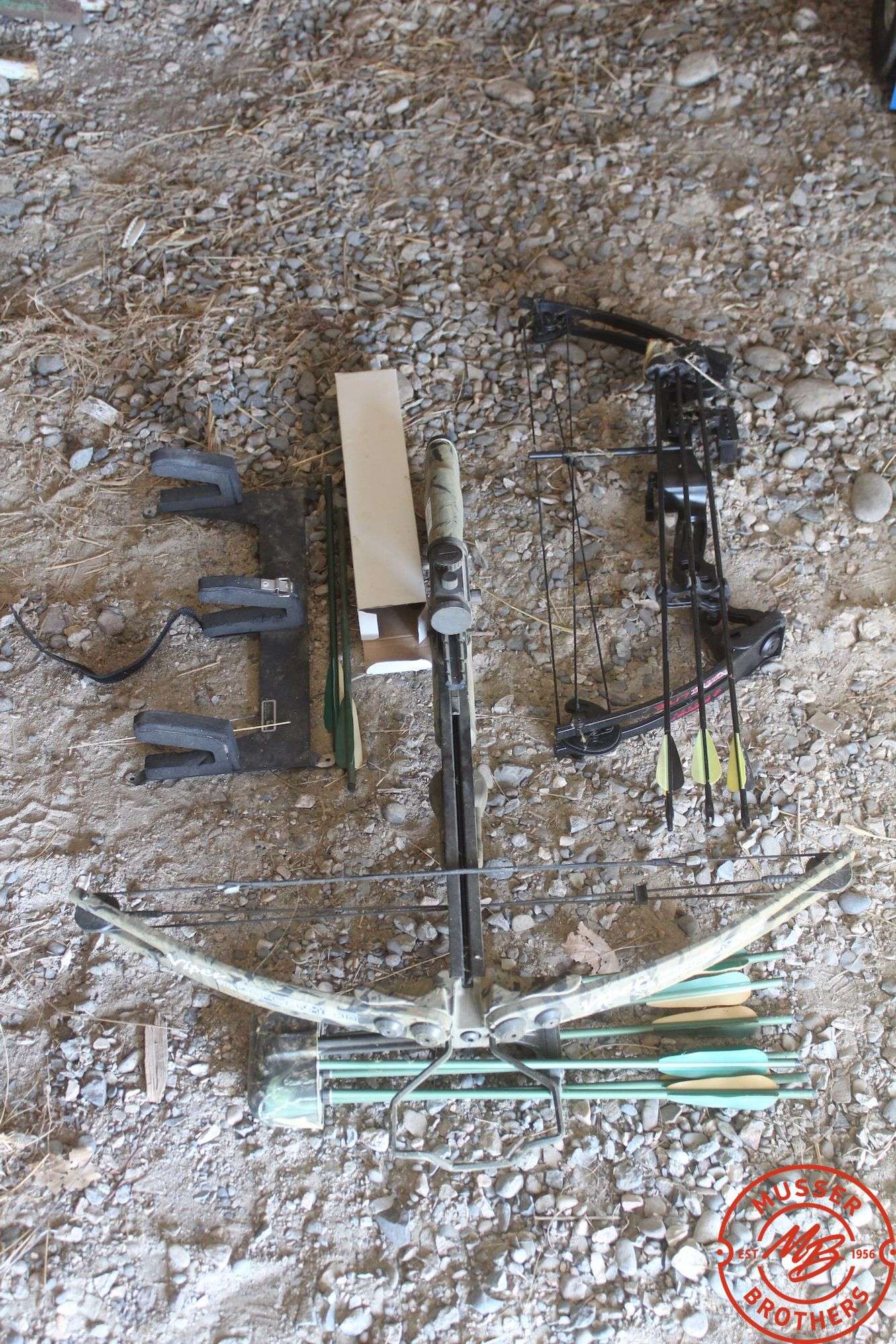 2-Hunting Bows + Target, Viper Crossbow w/ arrows, Vortex Lite Compound Bow