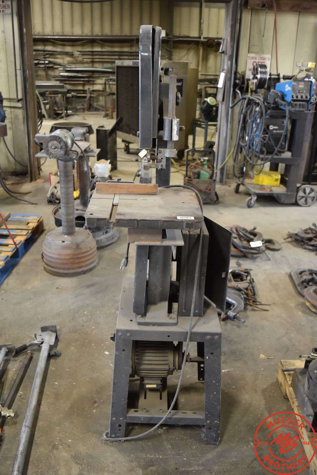 United 14' Metal/Wood Bandsaw