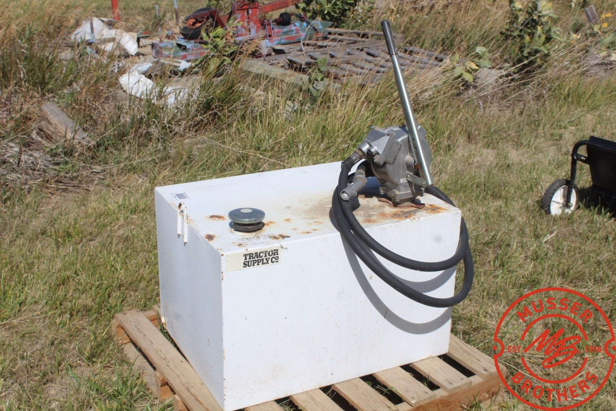 Steel Fuel Tank w/Hand Pump, 30"x23"x19"