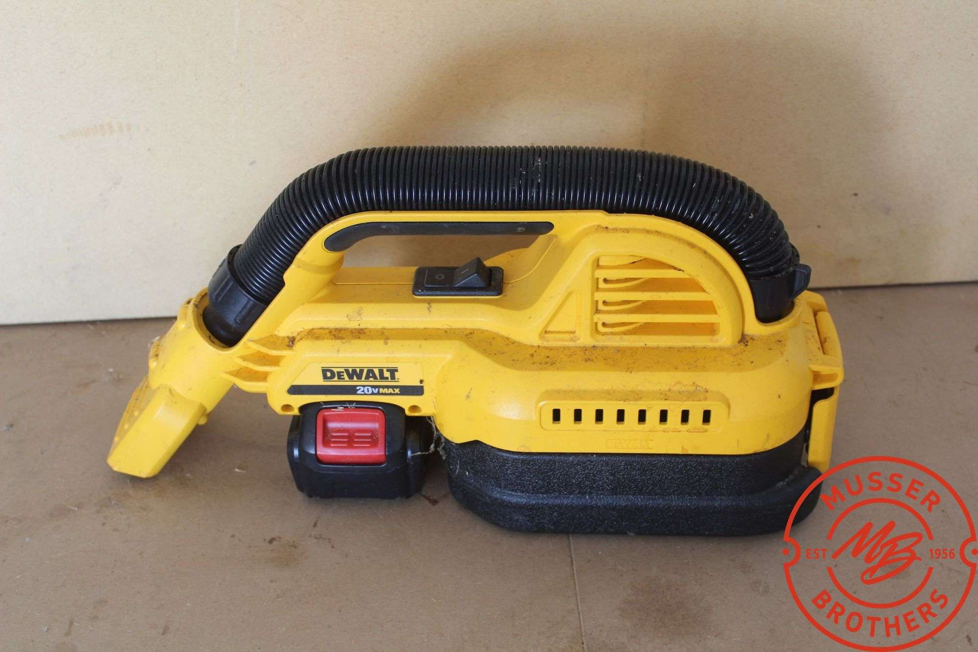 DeWalt Vacuum 20v w/Aftermarket Battery