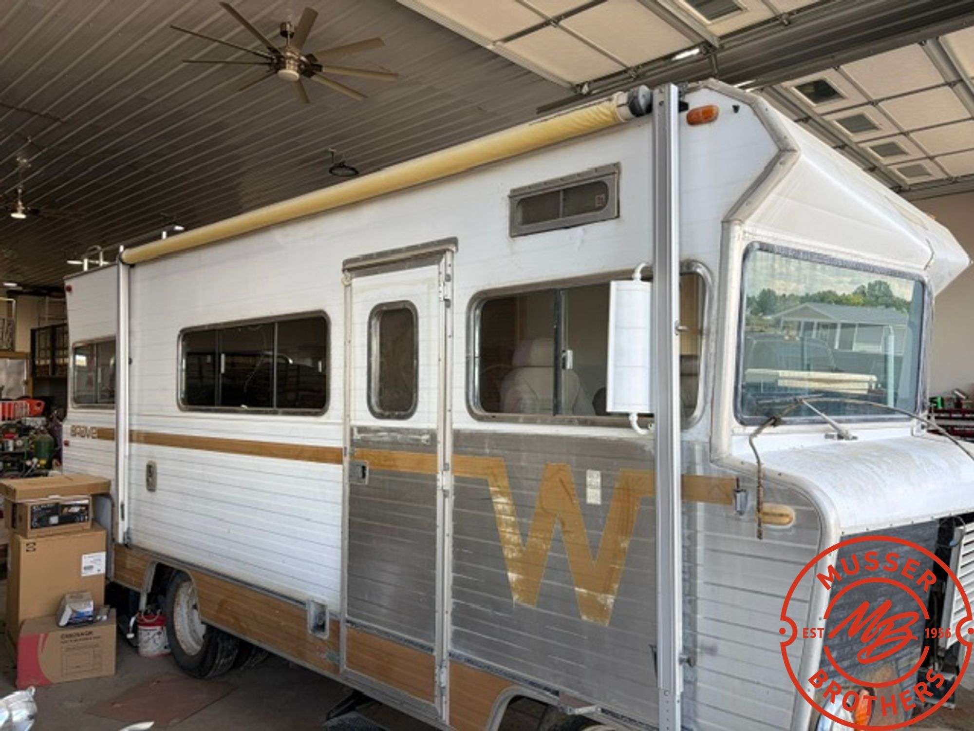 1973  Winnebago  Brave Motorhome (NON Runnner)