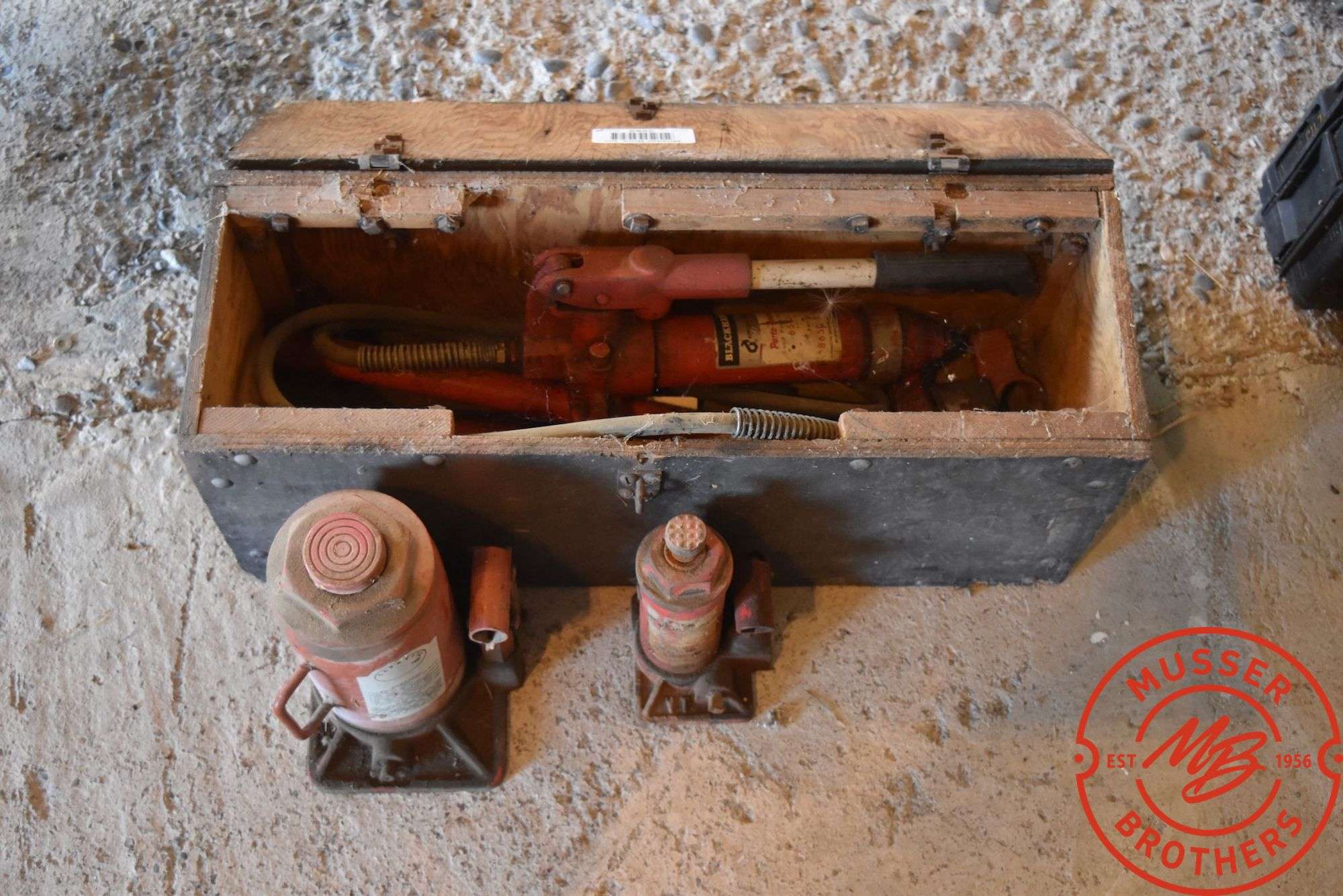 Blackhawk Hydr Porto-Power in Box w/Accs & (2) Hydr Bottle Jacks