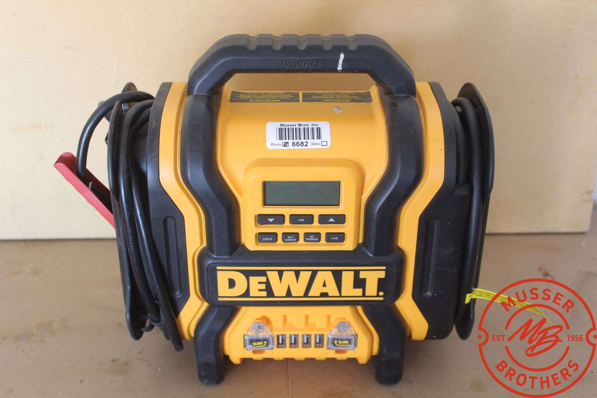 DeWalt Power Station DXAEPS14 w/Air Compressor & Jump Pack