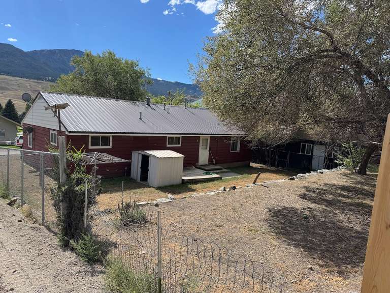 William R. McCormick Estate - 104 Travertine Street, Gardiner, MT