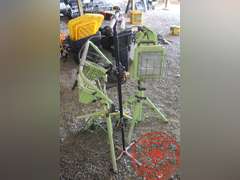 (2) Halogen Light w/ Stands