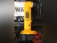 DeWalt 18v Circular Saw &  Right Angle Drill w/Charger & (3) Batteries