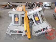 (2) Jawhorses
