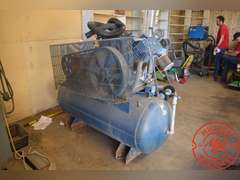 Quincy QT-15 Air Compressor