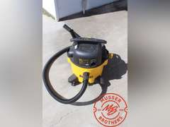 DeWalt 9 Gal Shop Vac 120v