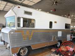 1973  Winnebago  Brave Motorhome (NON Runnner)