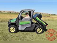 2018  John Deere  XUV 835M  Gator