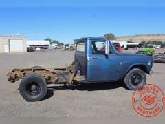 1973  International   1310 Eight Pickup