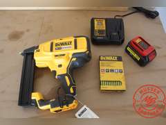 DeWalt 18ga Stapler DCN681, 20v w/Charger & Aftermarket Battery