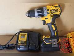 DeWalt Drill DCD796 20v; DW Bit Kit & Charger w/(2) AM Batteries
